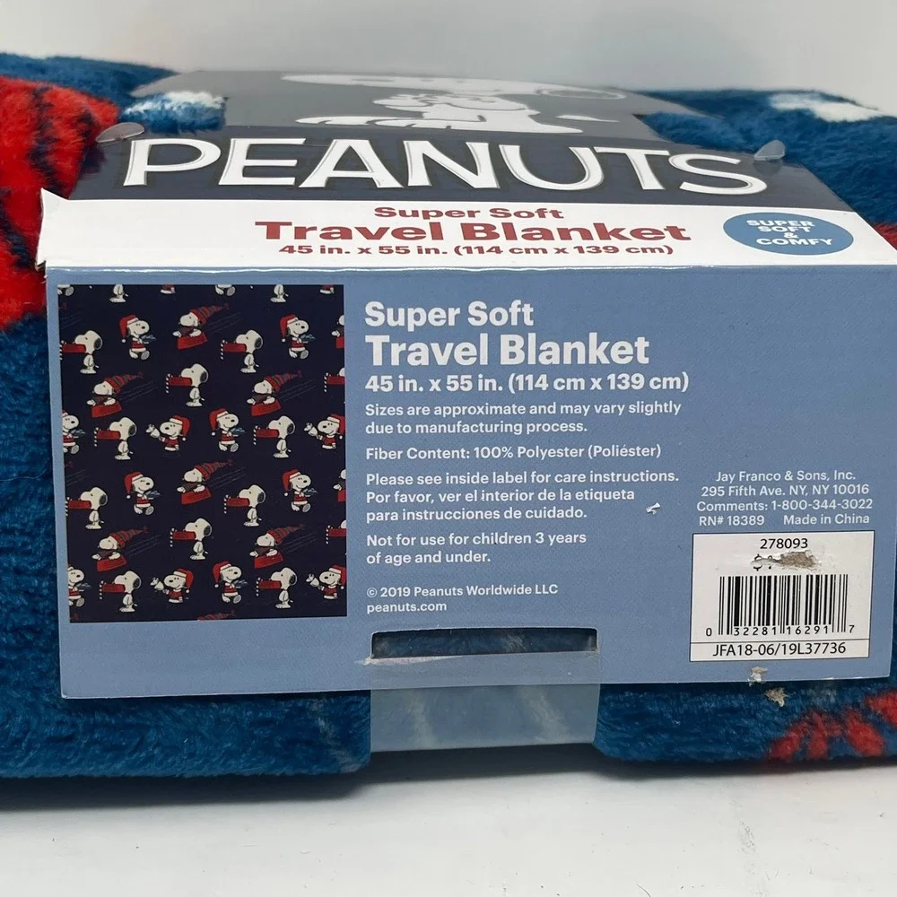 Peanuts Snoopy Christmas Super Soft Travel Blanket Blue Santa Hat Sledding 45x55